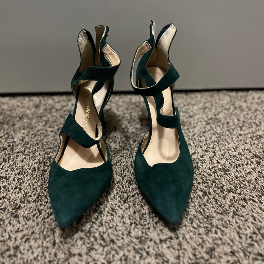 Nine West green pumps